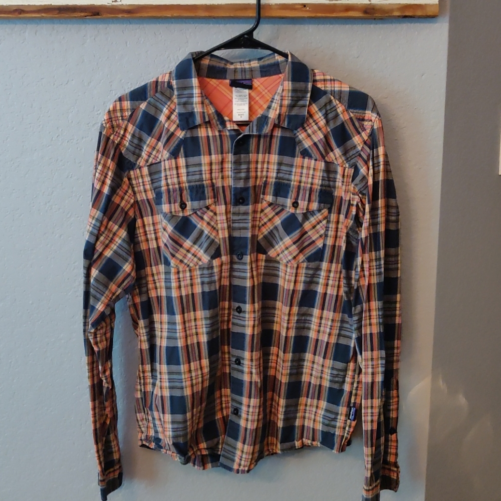 Patagonia long sleeve button down shirt